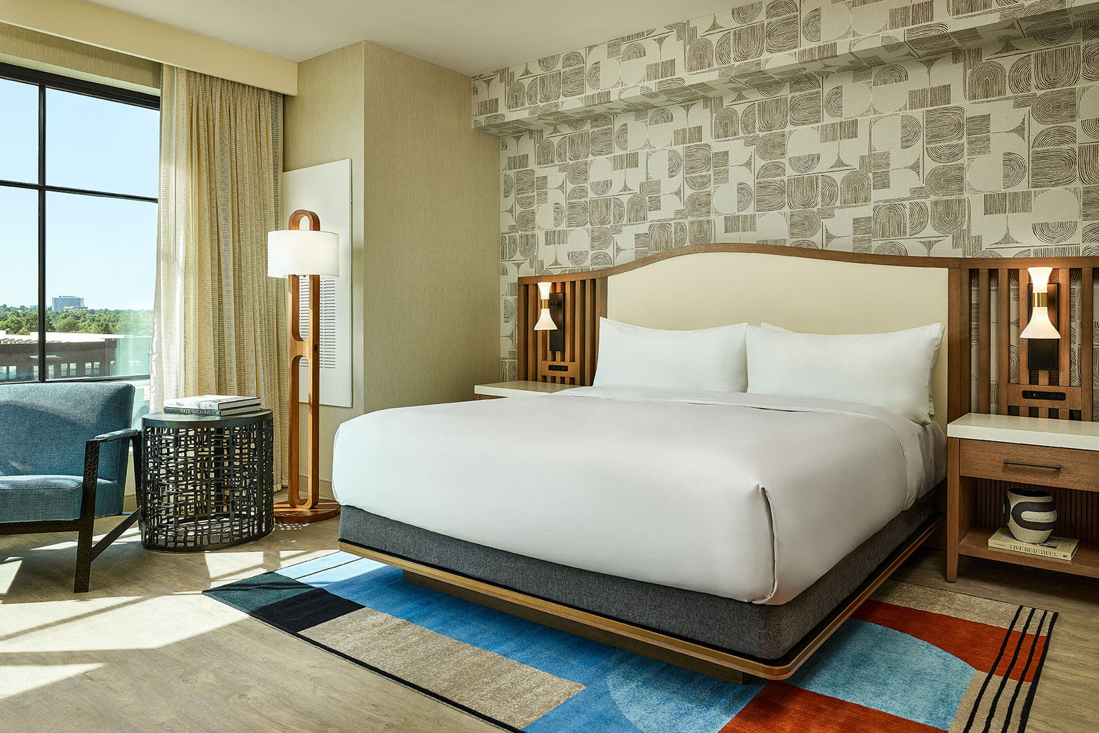 Lively Hotel on Oak (Tapestry Collection)